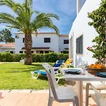 Akisol Olhos De Agua Pine Ii Appartement