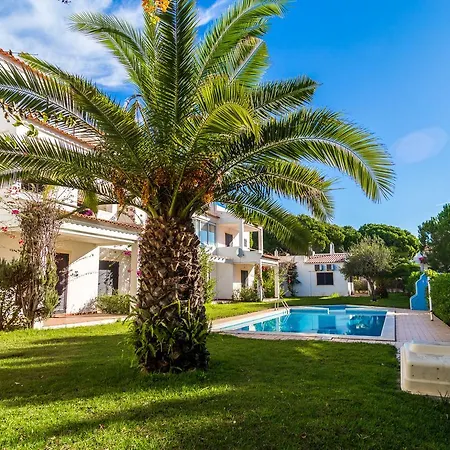 Akisol Olhos De Agua Pine Ii Apartment