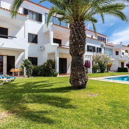 Akisol Olhos De Agua Pine Ii Appartement